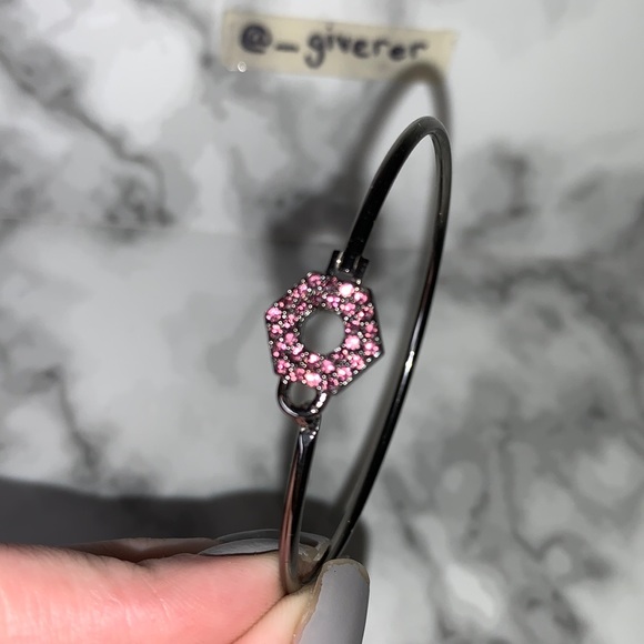 MARC BY MARC JACOBS Skinny Pave Bolt Bracelet - Picture 6 of 11